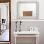 Domus Merulana Bed And Breakfast Bed & Breakfast