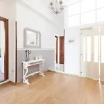 Domus Merulana Bed And Breakfast Bed & Breakfast